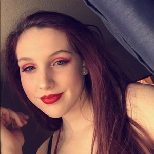 Meet your Posher, Alanna